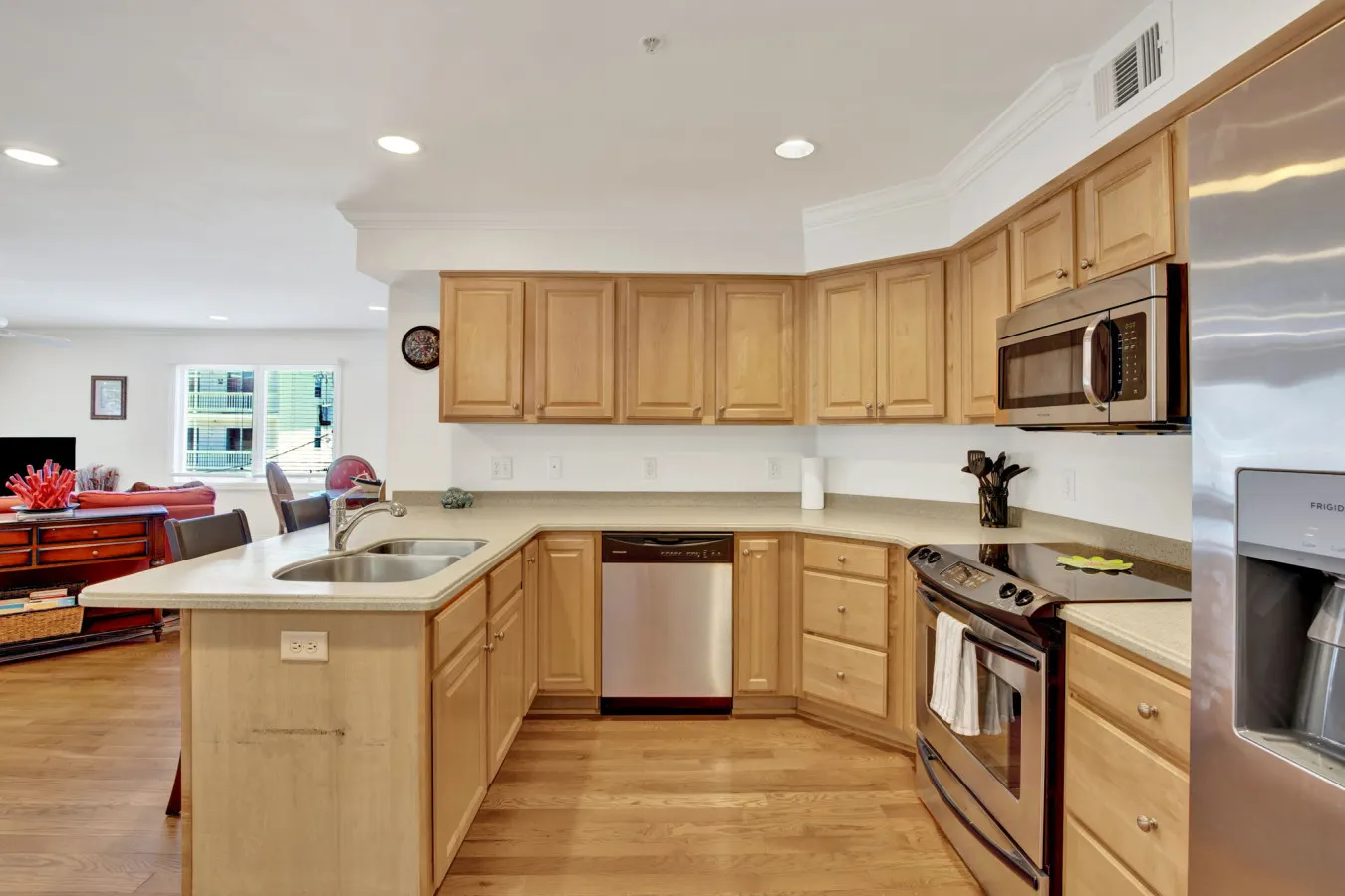 Sea Sight B: Chic 3BR Family Cove 9