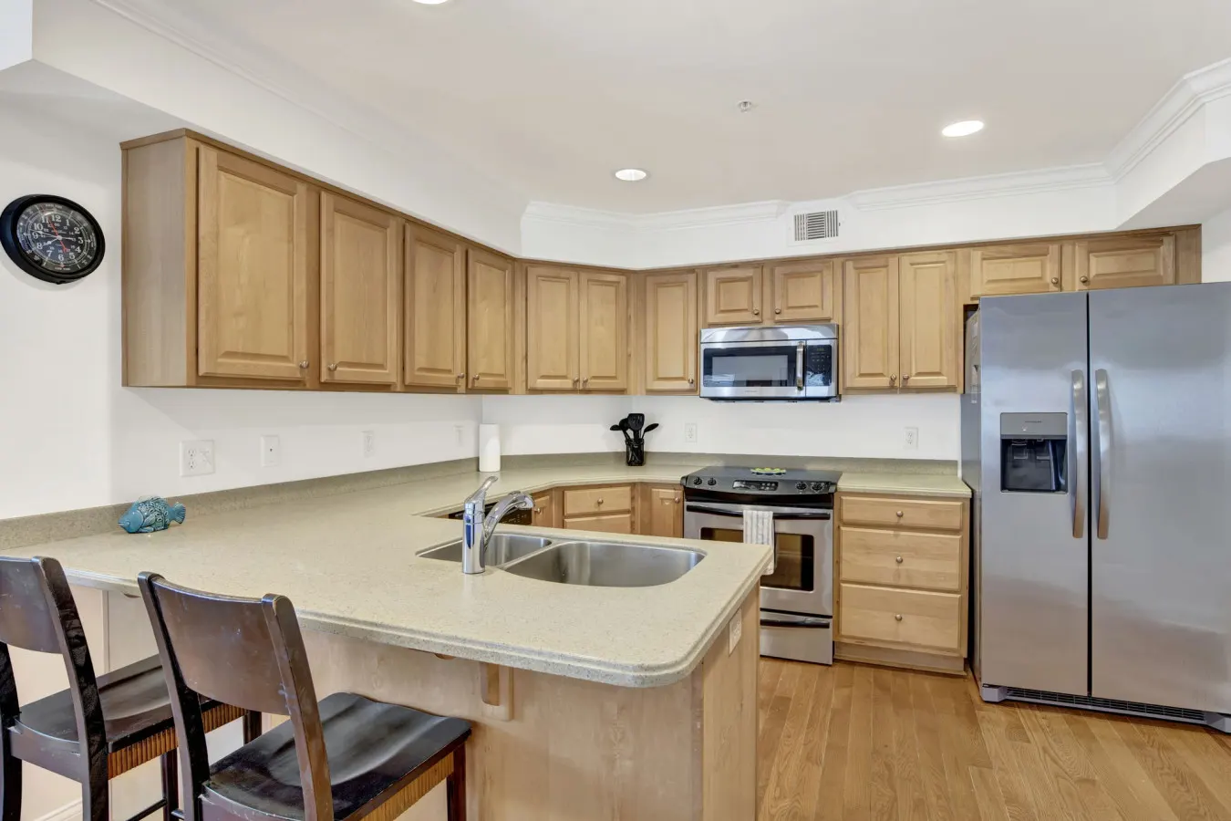 Sea Sight B: Chic 3BR Family Cove 14