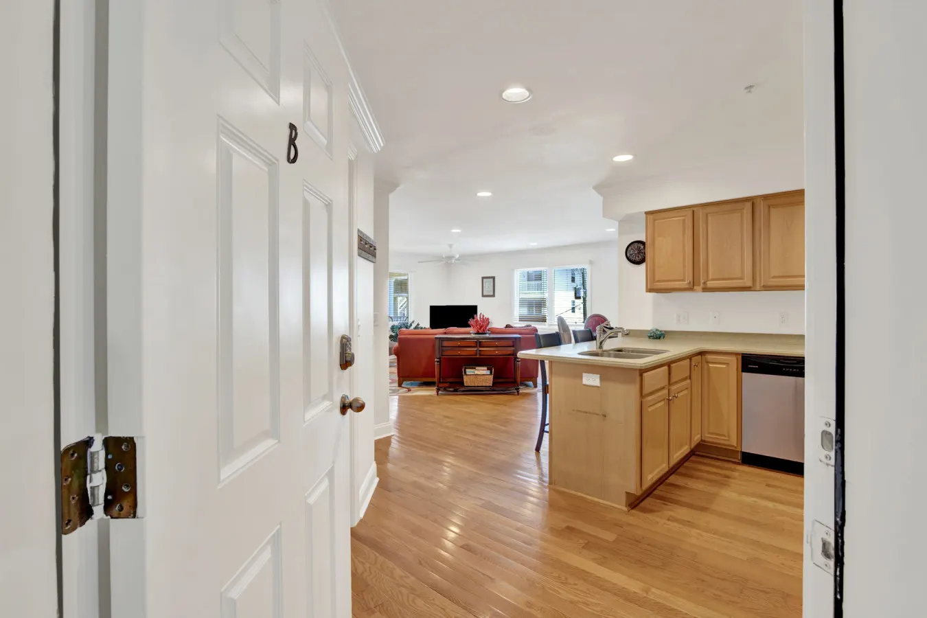 Sea Sight B: Chic 3BR Family Cove — photo 5