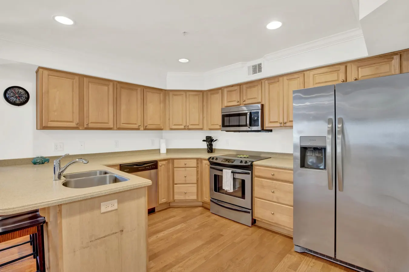 Sea Sight B: Chic 3BR Family Cove 8