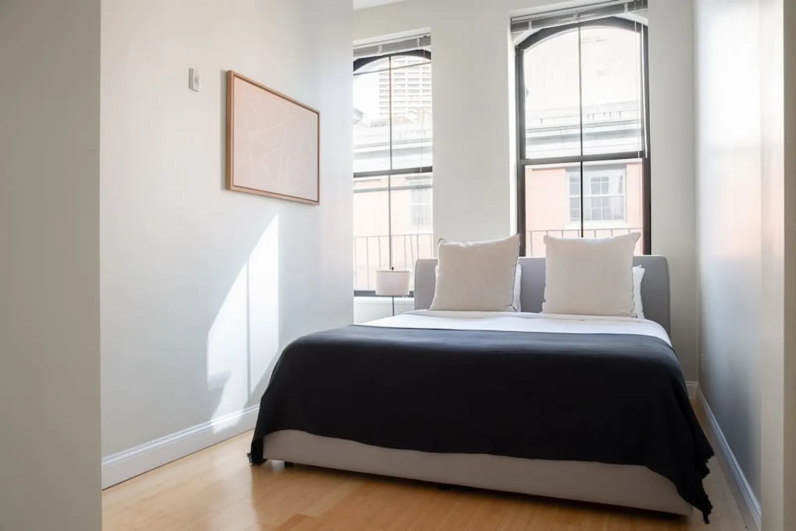 Beautiful 4br 2br Downtown Xing High Ceilings 12