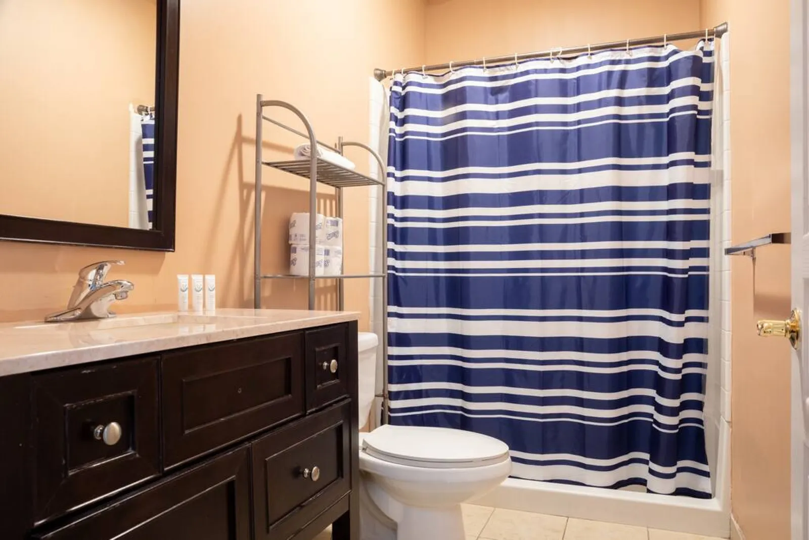 Beautiful 4br 2br Downtown Xing High Ceilings 13
