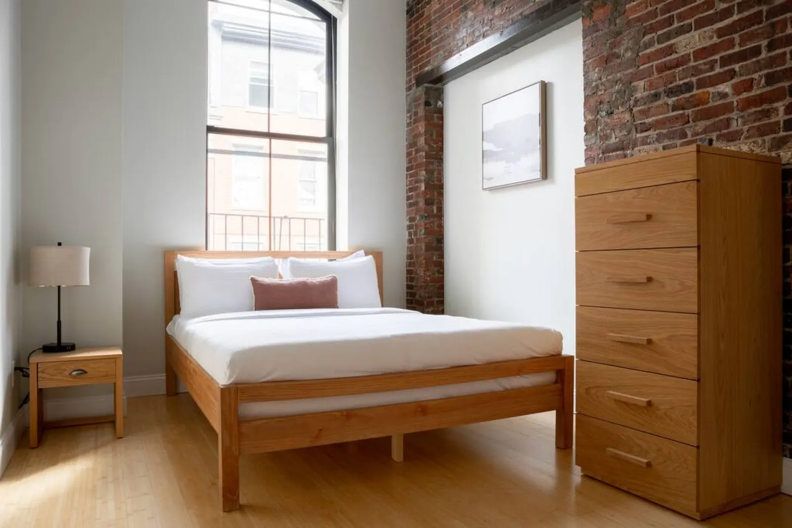 Beautiful 4br 2br Downtown Xing High Ceilings 17