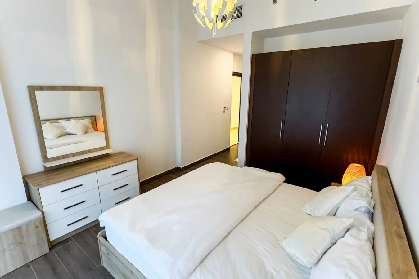 Jumeriah Village Circle - 1BHK Huge Apartment 10