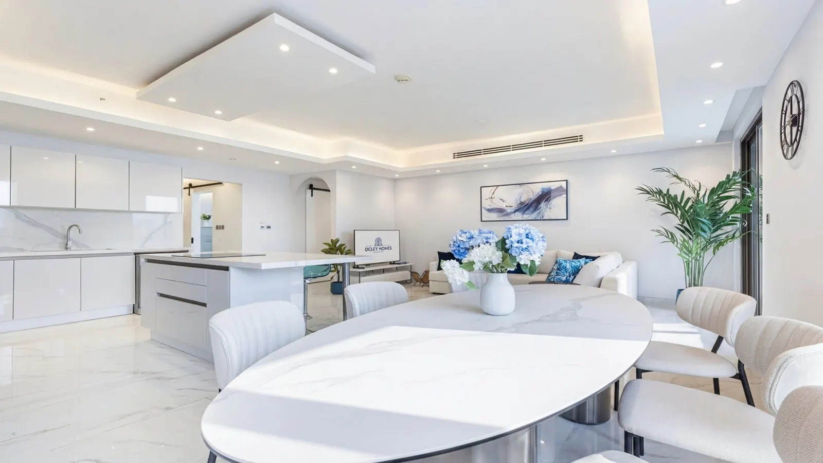 Central Modern JBR Home steps from the Beach 10