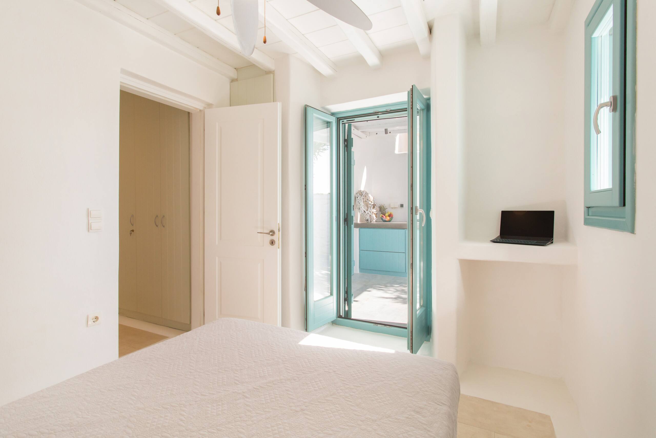 Sea View Villa in Kalo Livadi – Beyond Blue Villas 25