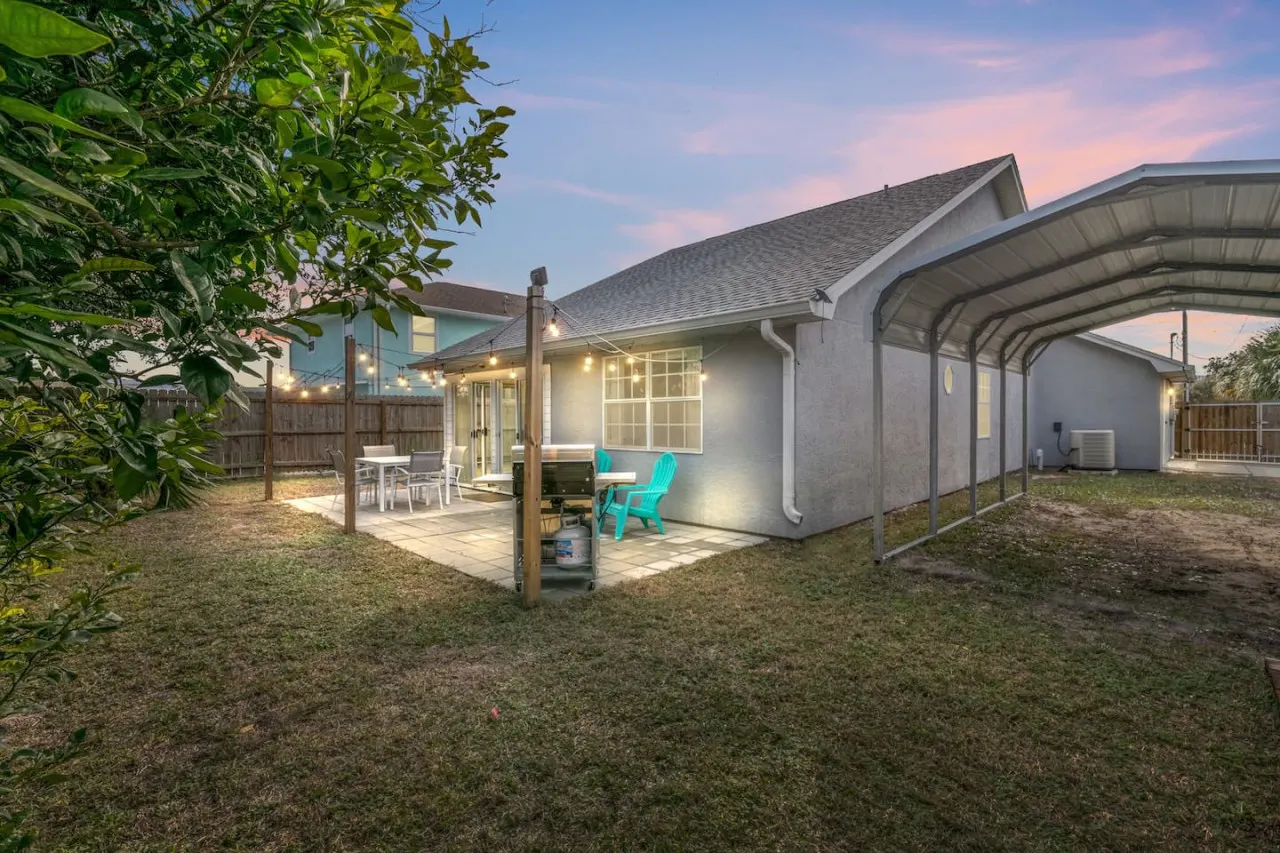 Starfish Beach House Beach Cottage w/ Sunroom & Pet-Friendly 1
