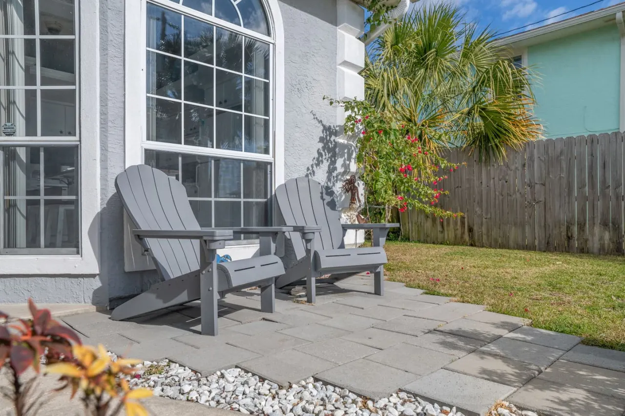 Starfish Beach House Beach Cottage w/ Sunroom & Pet-Friendly 10
