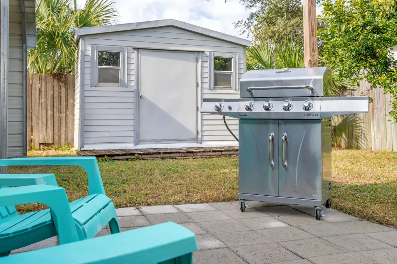 Starfish Beach House Beach Cottage w/ Sunroom & Pet-Friendly 17
