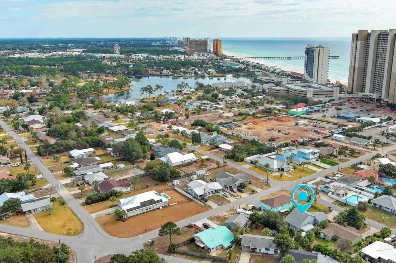 Starfish Beach House Beach Cottage w/ Sunroom & Pet-Friendly 19