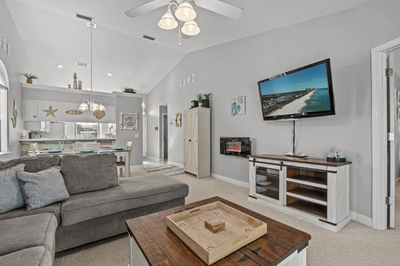 Starfish Beach House Beach Cottage w/ Sunroom & Pet-Friendly 3