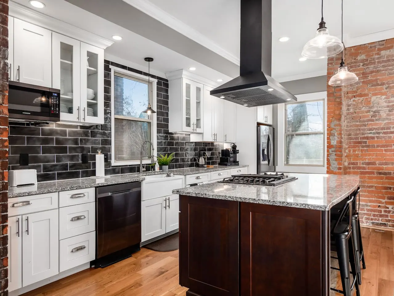 *Historic Home Near Downtown* | Sleeps 14 | Arcade