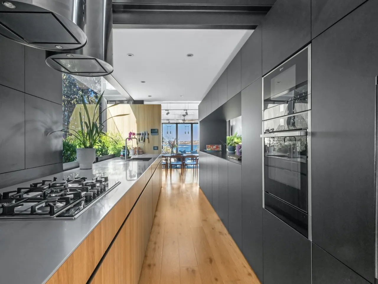 Koya House Pool & Ocean Views Clovelly 10
