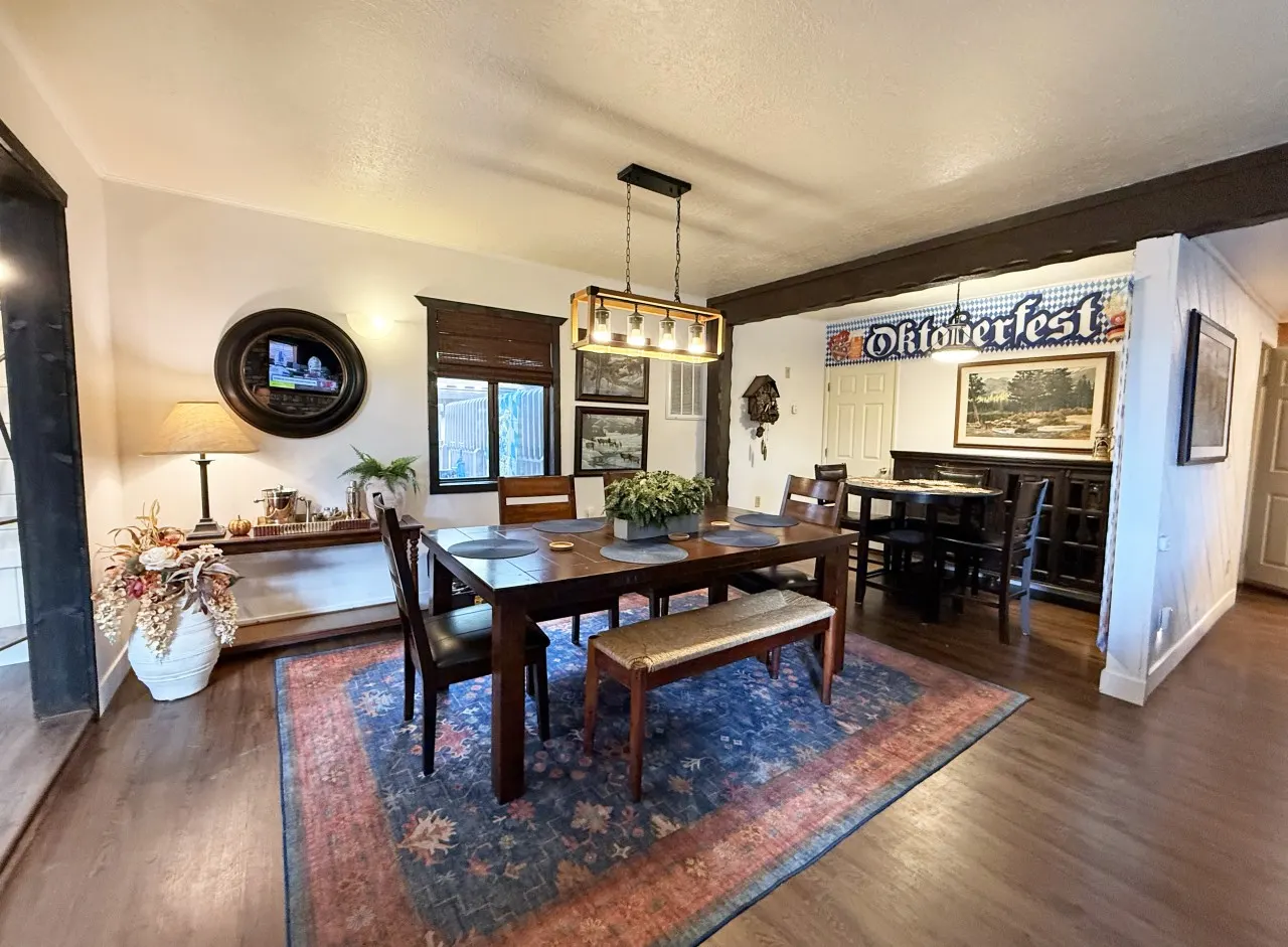 Iris Haus, w/ Hot Tub, Forest Views and Game Room 13