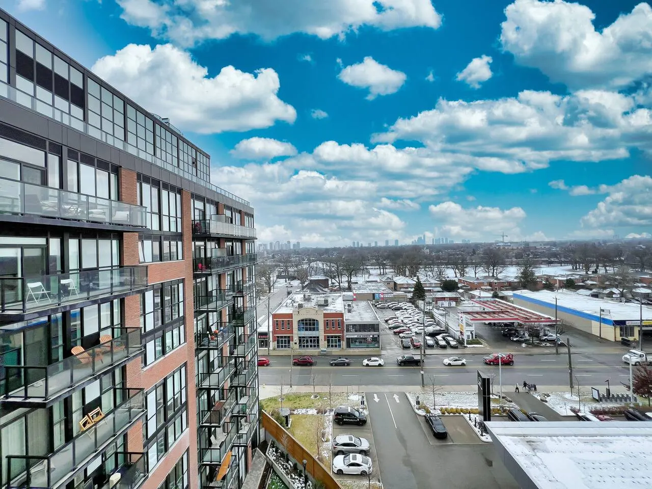 Sunny Skyloft l Pvt Rooftop l Parking King Beds 17
