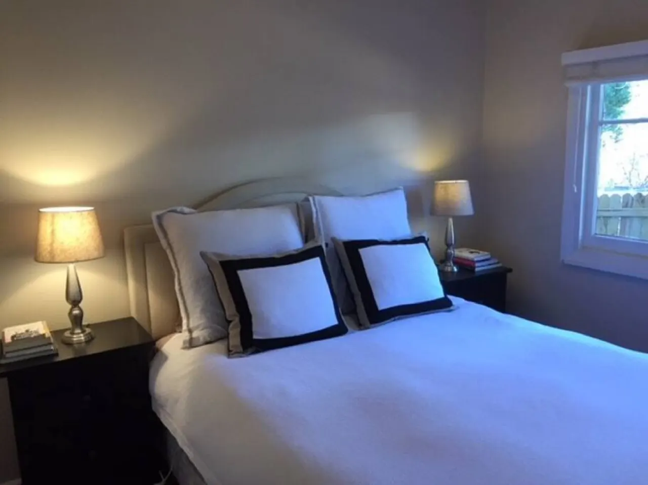 5 Craigend, Leura Leura Mall: 3 Mins Walk to Shops Weekday Specials 11