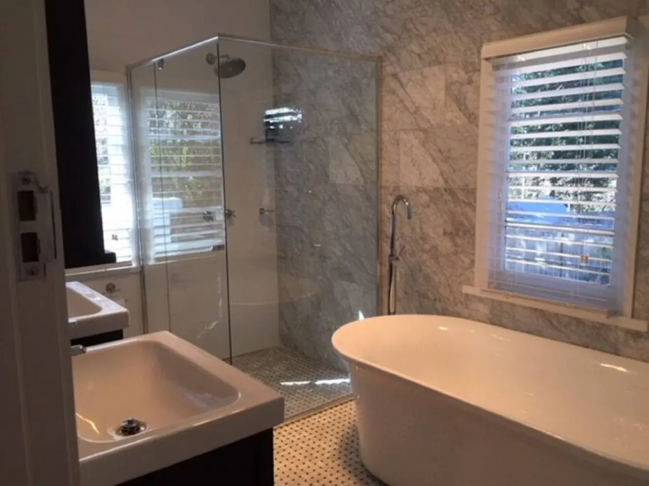 5 Craigend, Leura Leura Mall: 3 Mins Walk to Shops Weekday Specials 13