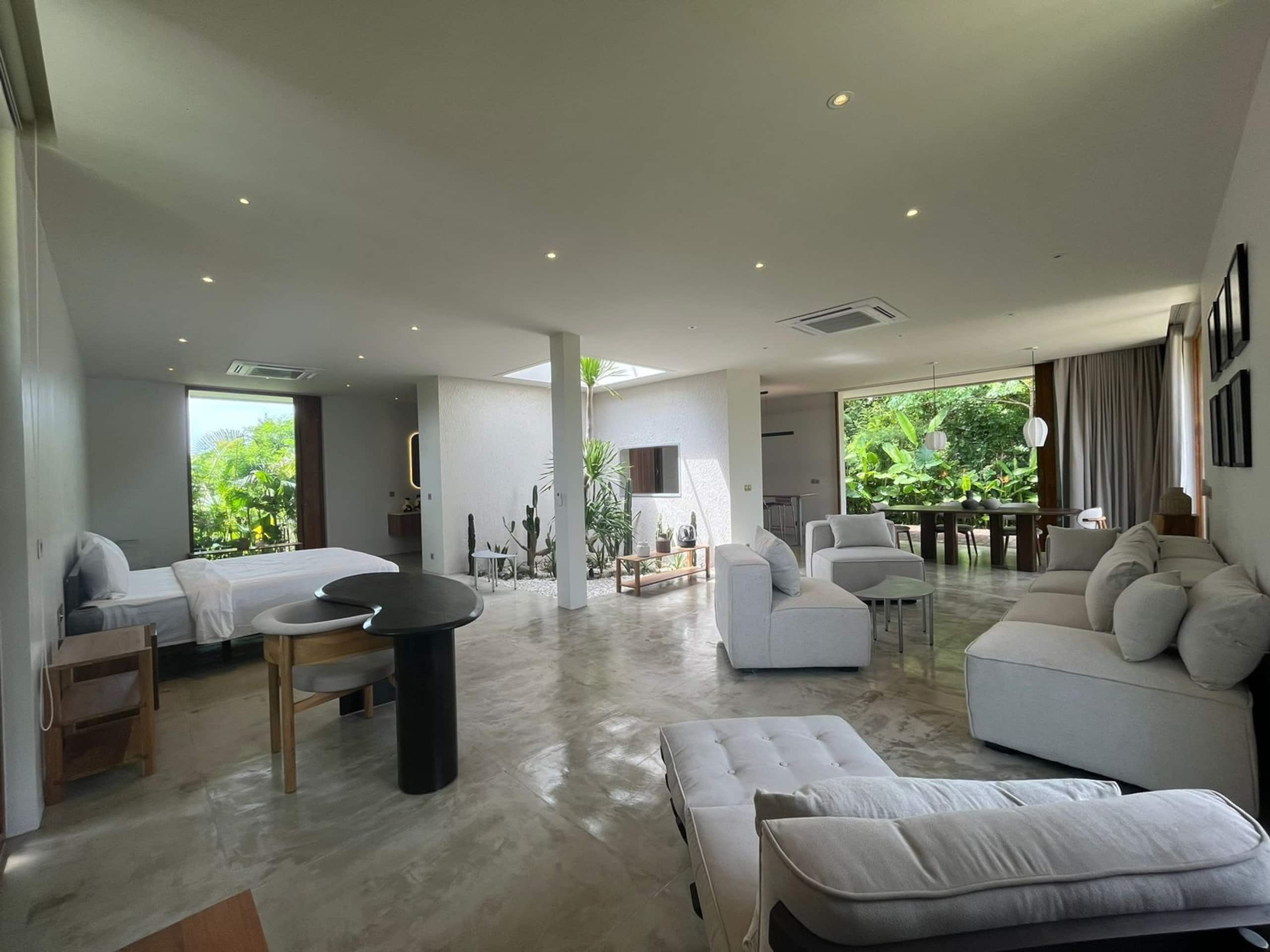 Modern Wellness Retreat: Icebath, Pool, Zen Patio