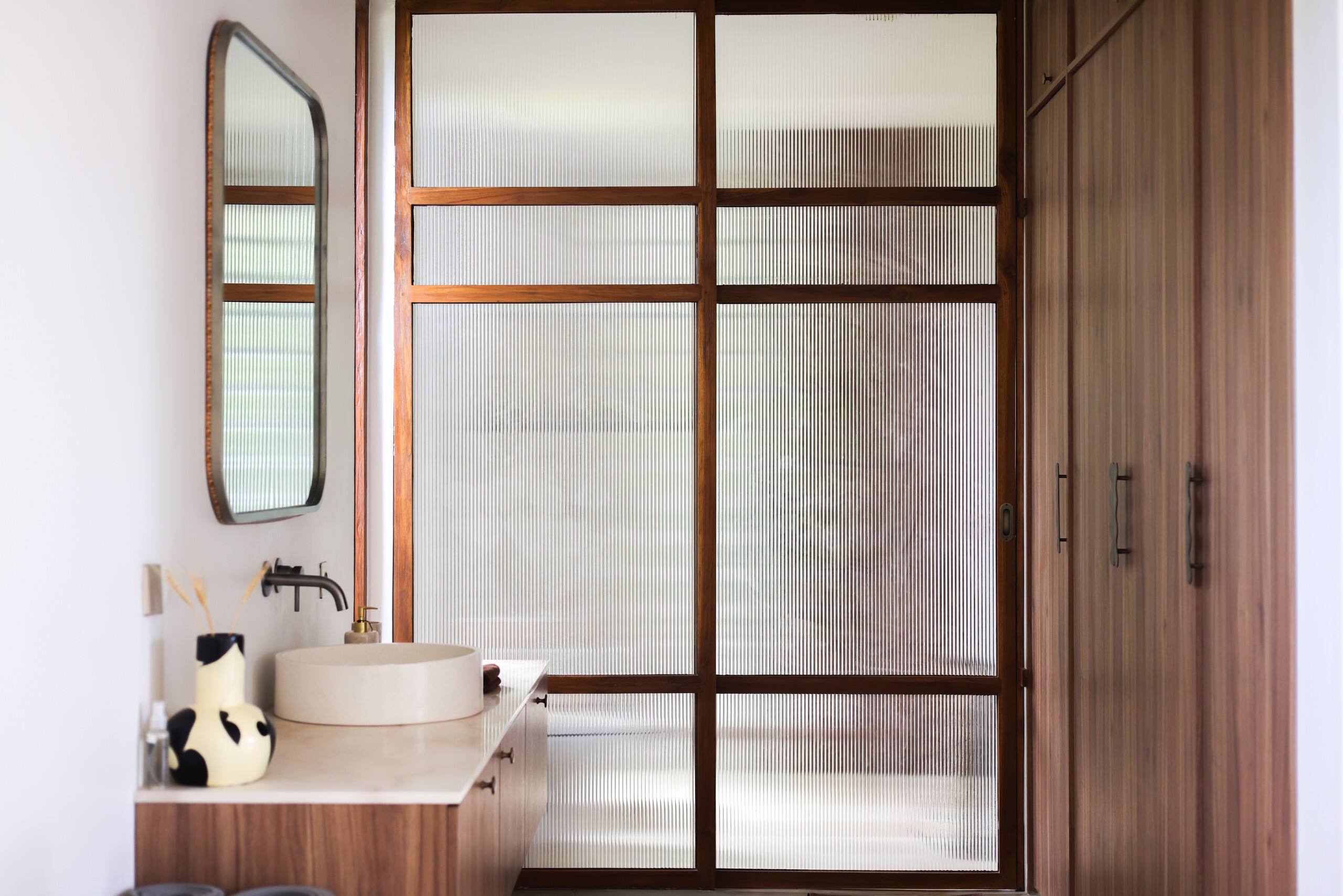 Modern Wellness Retreat: Icebath, Pool, Zen Patio 21