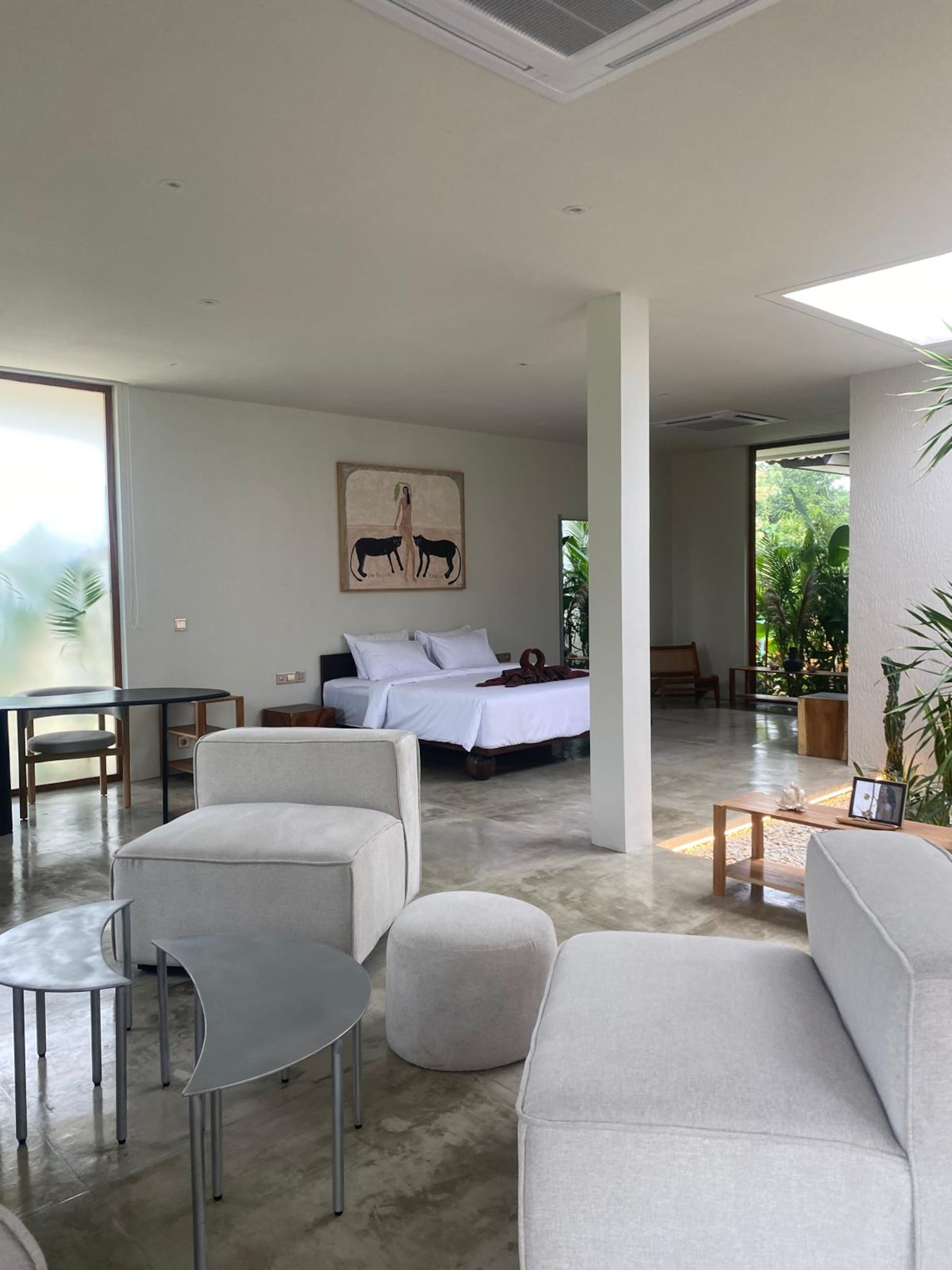 Modern Wellness Retreat: Icebath, Pool, Zen Patio 6