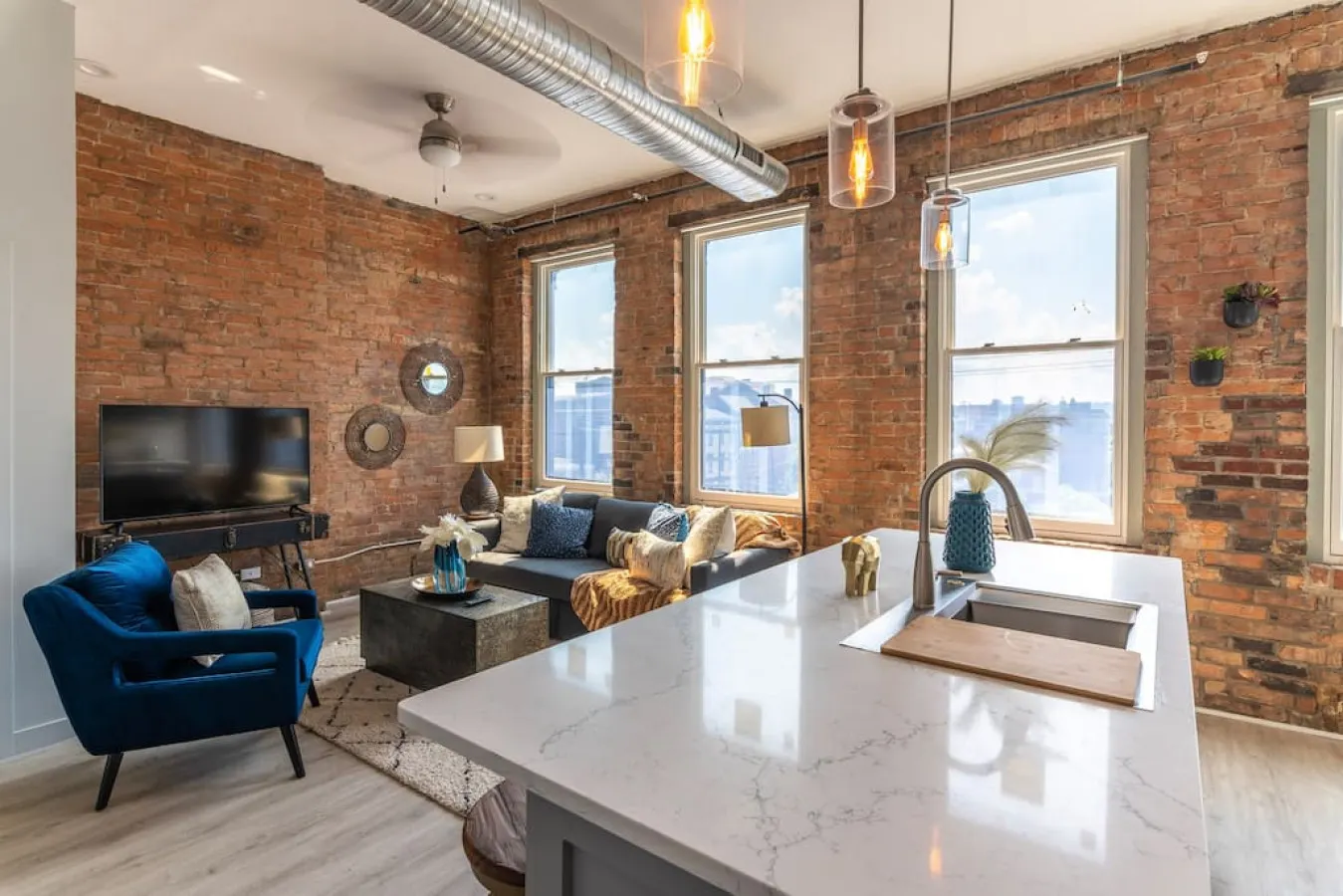 Cheetah: Explore OTR/Downtown from Rhinegeist 11