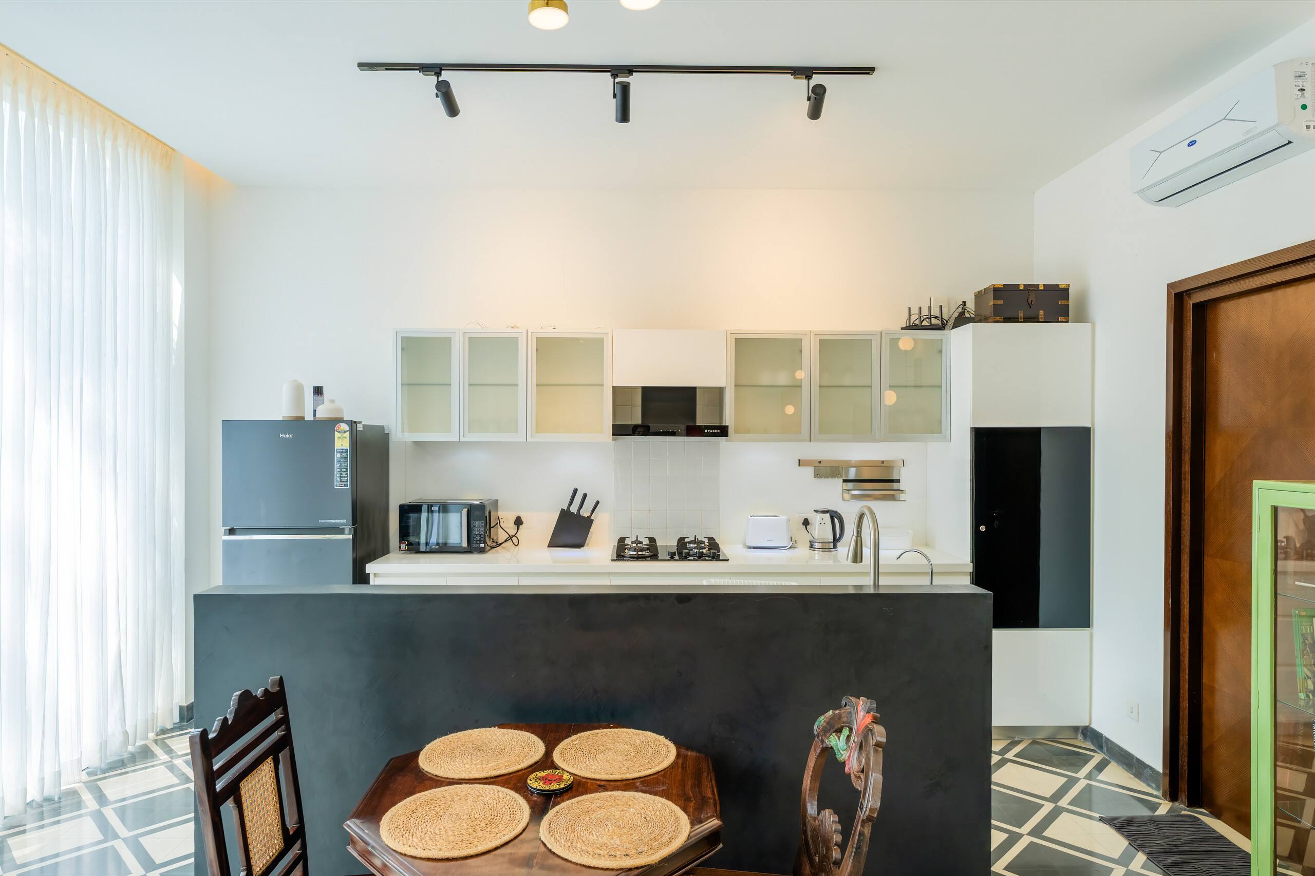 Sereno Arthouse - 2bhk modern villa w/private pool 21
