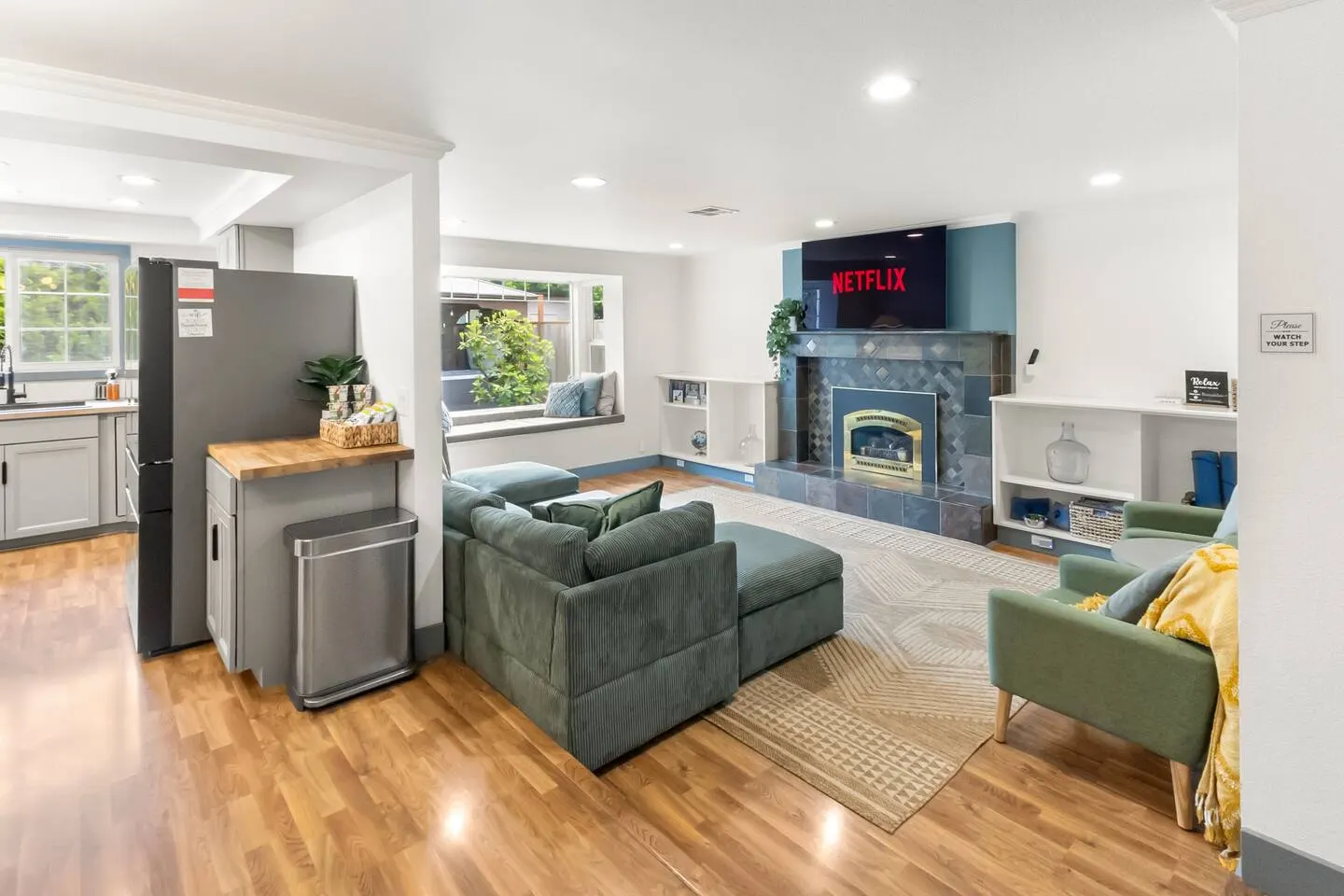 Starlight HotTub, 1 mi to Autzen, Fenced, Fam fun! 14