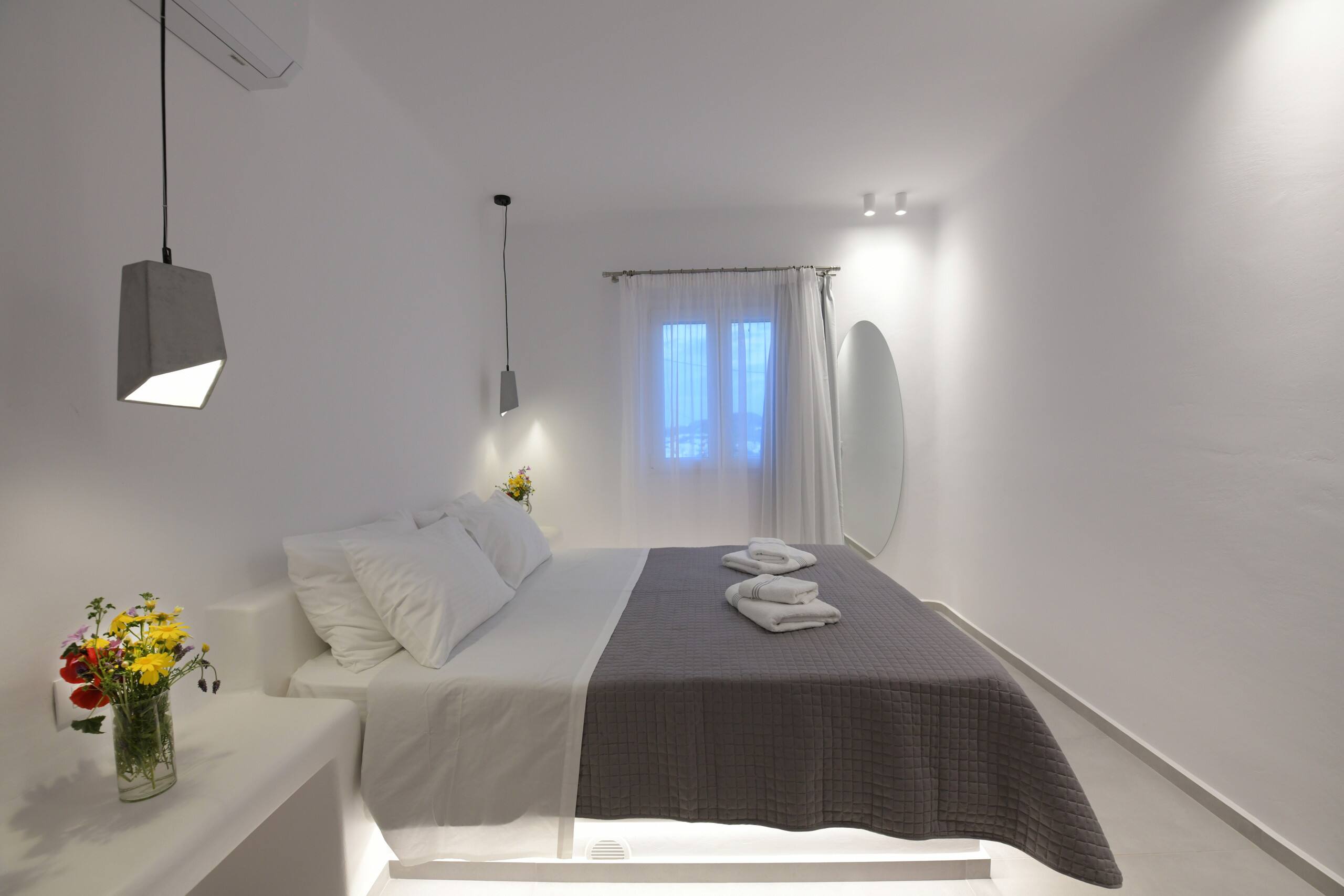 White Velvet Suite 4 10