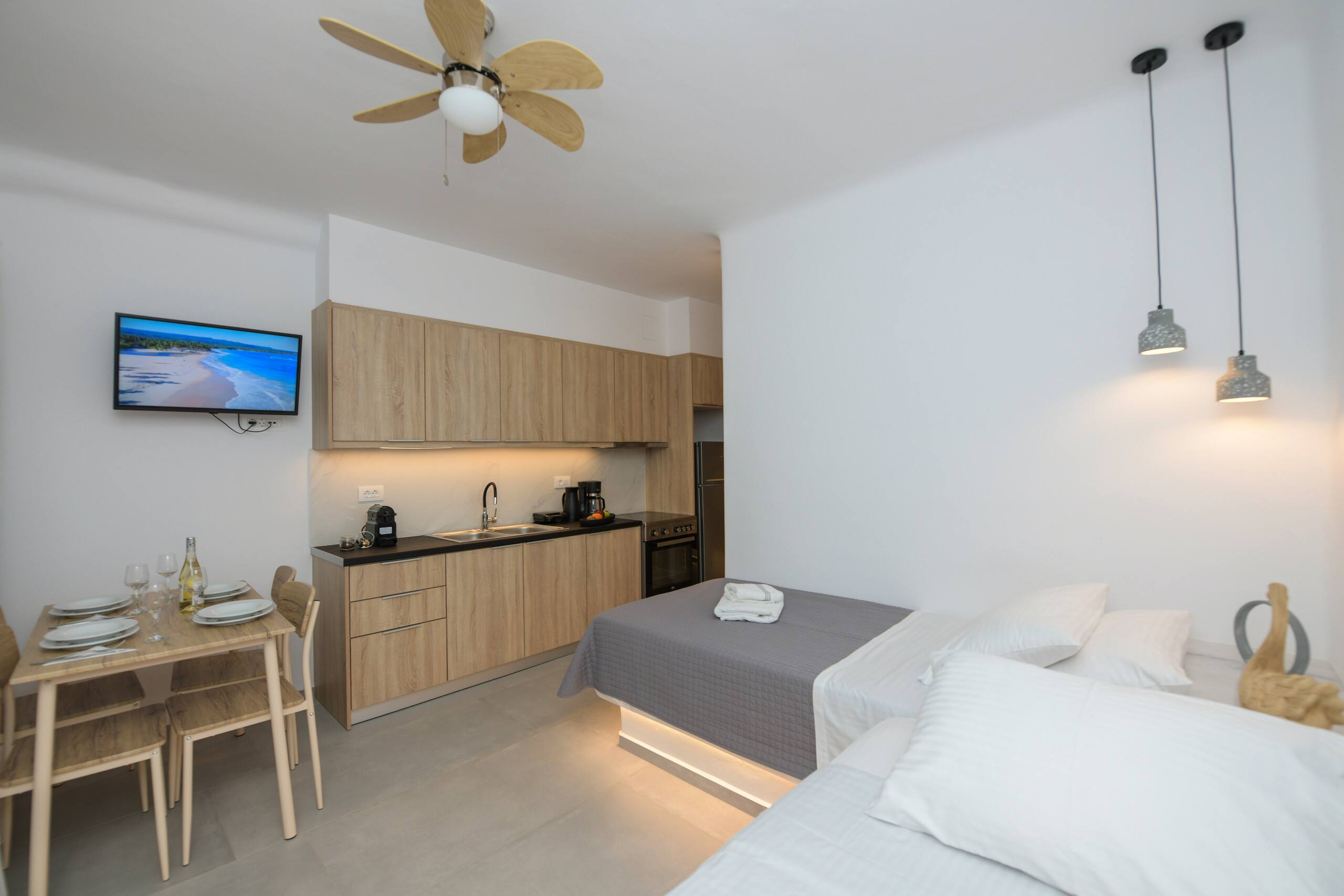 White Velvet Suite 4 12
