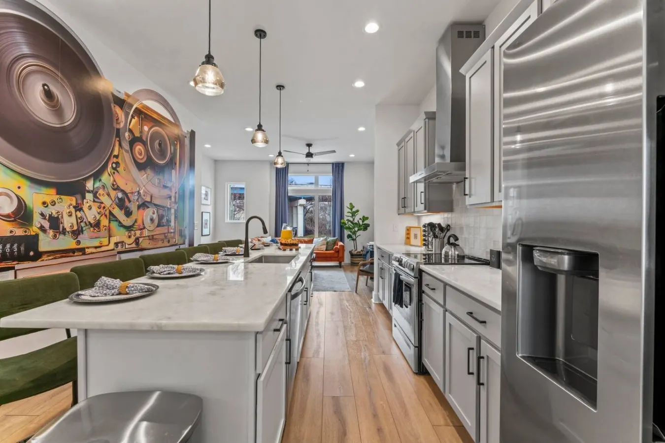 Nashville Retreat Sleeps 12 + Rooftop Views 9