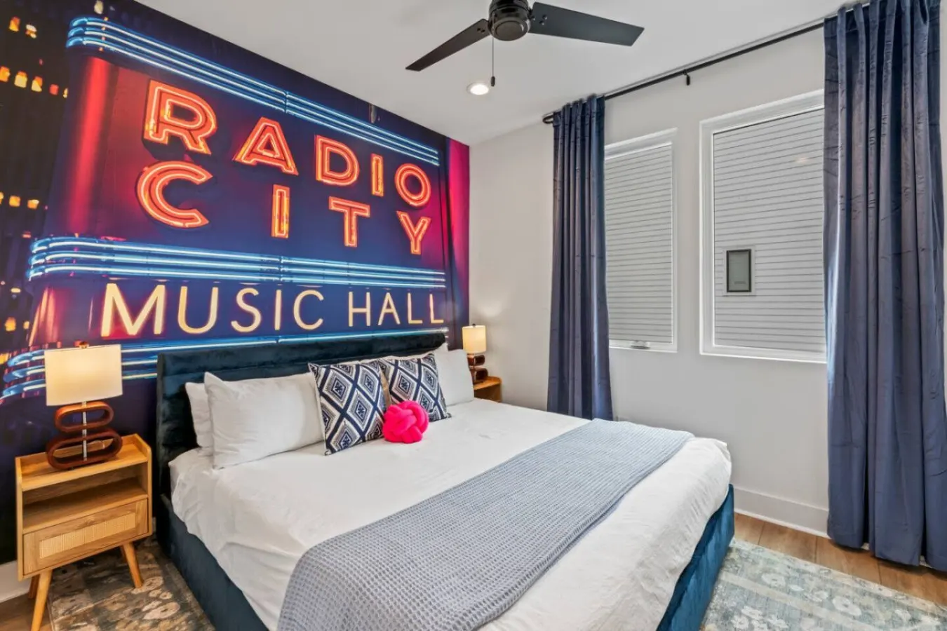 Nashville Retreat Sleeps 12 + Rooftop Views 12
