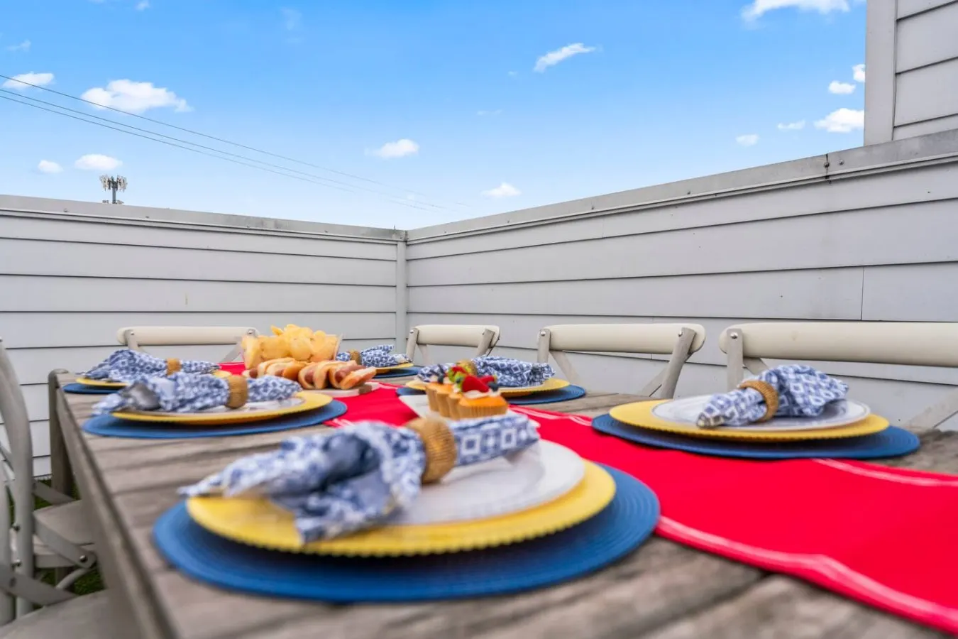 Nashville Retreat Sleeps 12 + Rooftop Views 20