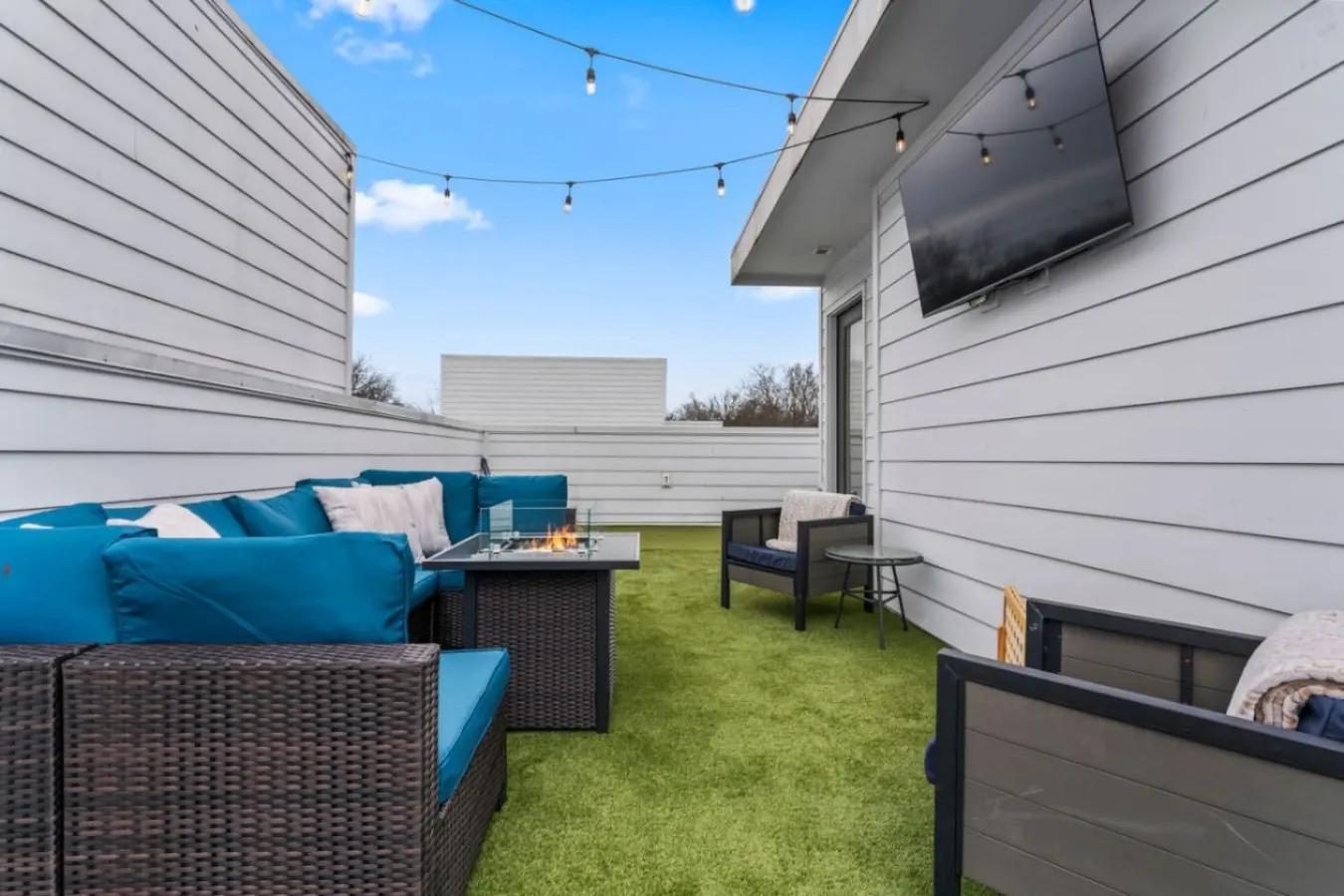 Nashville Retreat | Sleeps 12 + Rooftop Views — photo 4