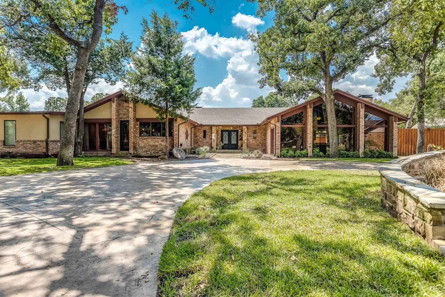 Large Vacation Retreat with Private Pool + Hot Tub 9