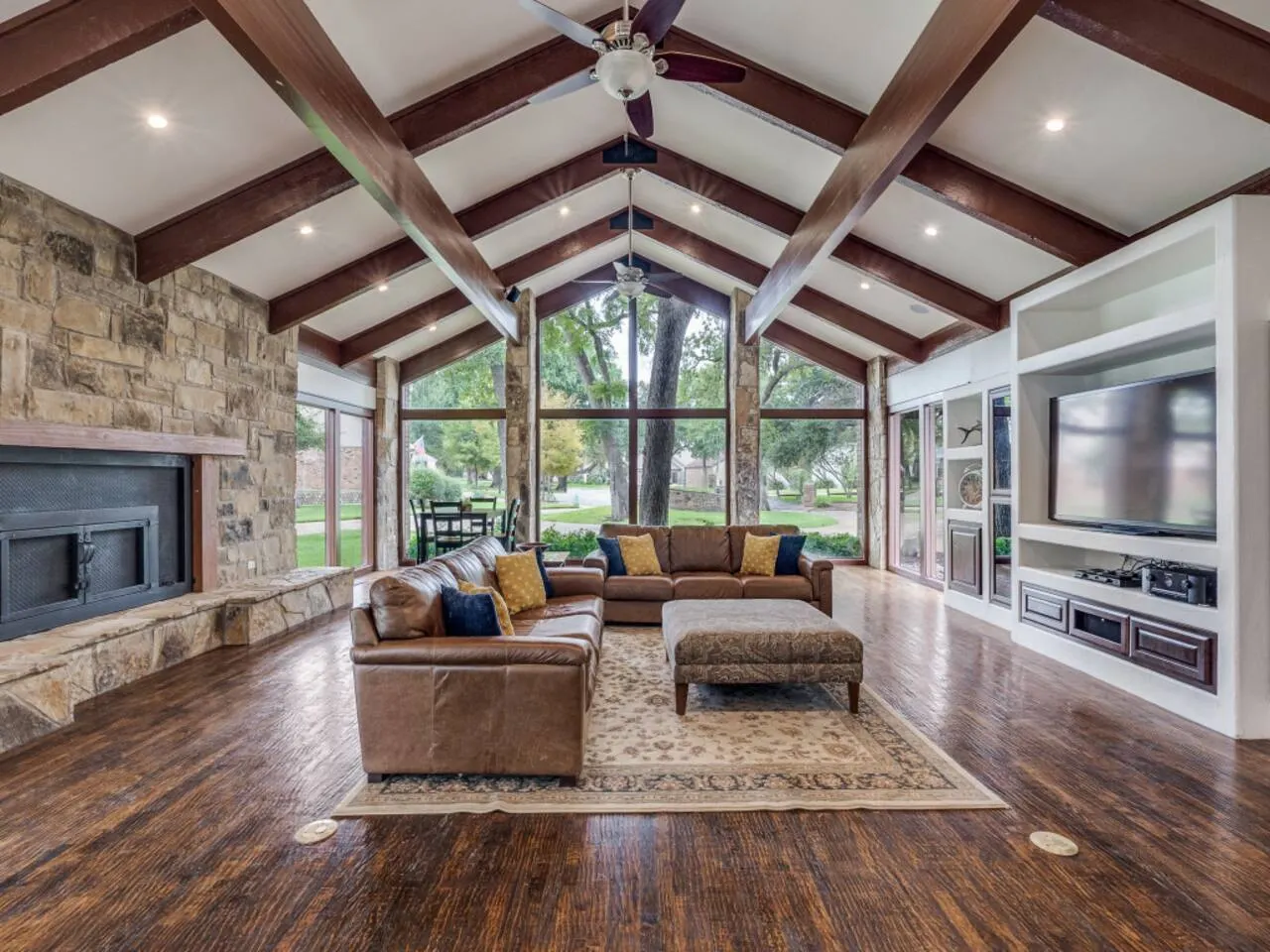 Large Vacation Retreat with Private Pool + Hot Tub 13