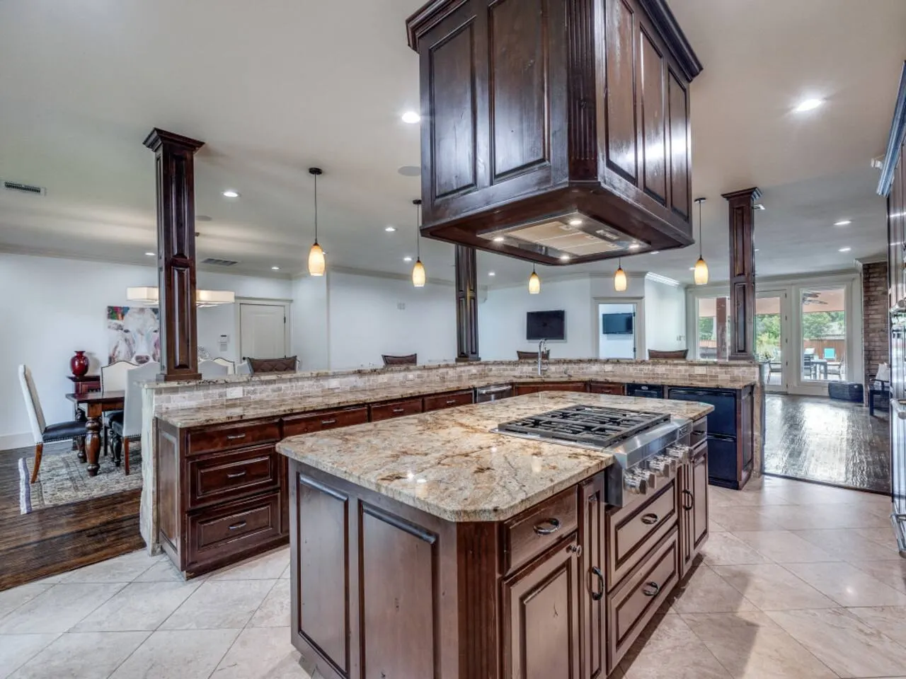 Large Vacation Retreat with Private Pool + Hot Tub 16
