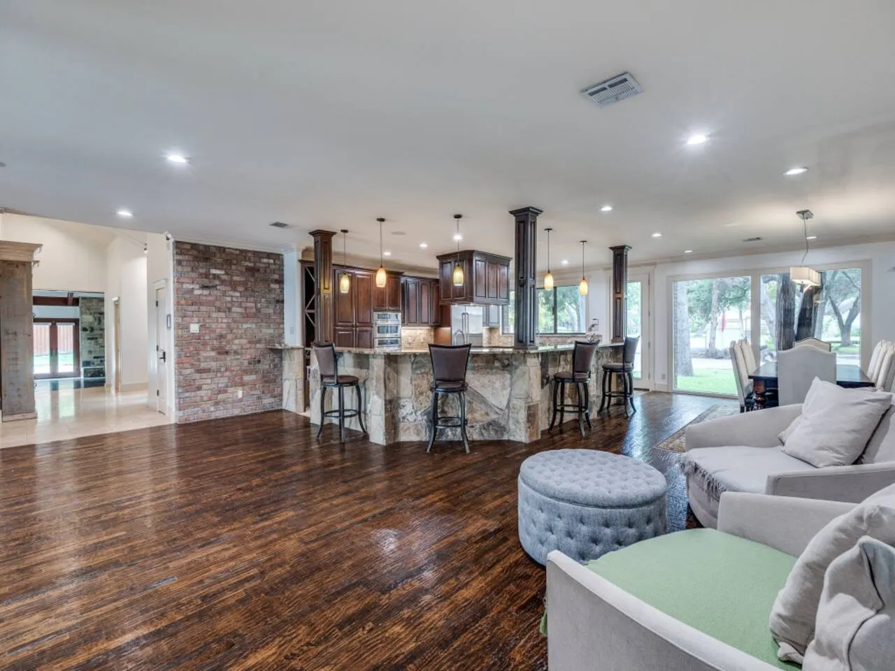Large Vacation Retreat with Private Pool + Hot Tub 17