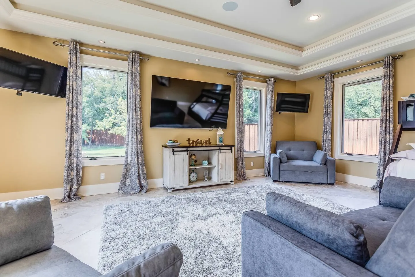 Large Vacation Retreat with Private Pool + Hot Tub — photo 4
