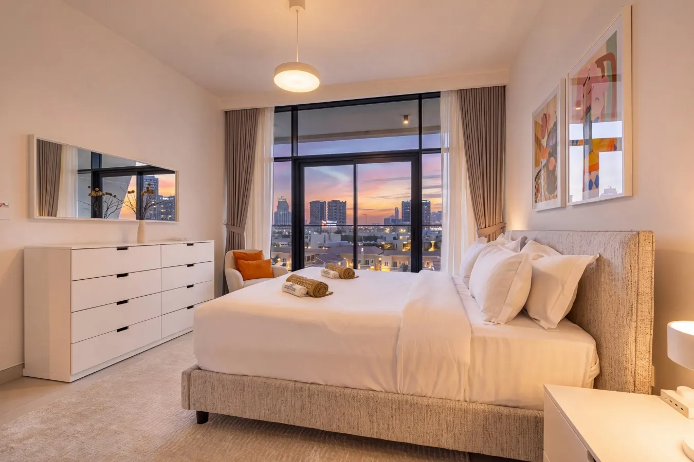 Spacious Chic Home with Great Facilities 15