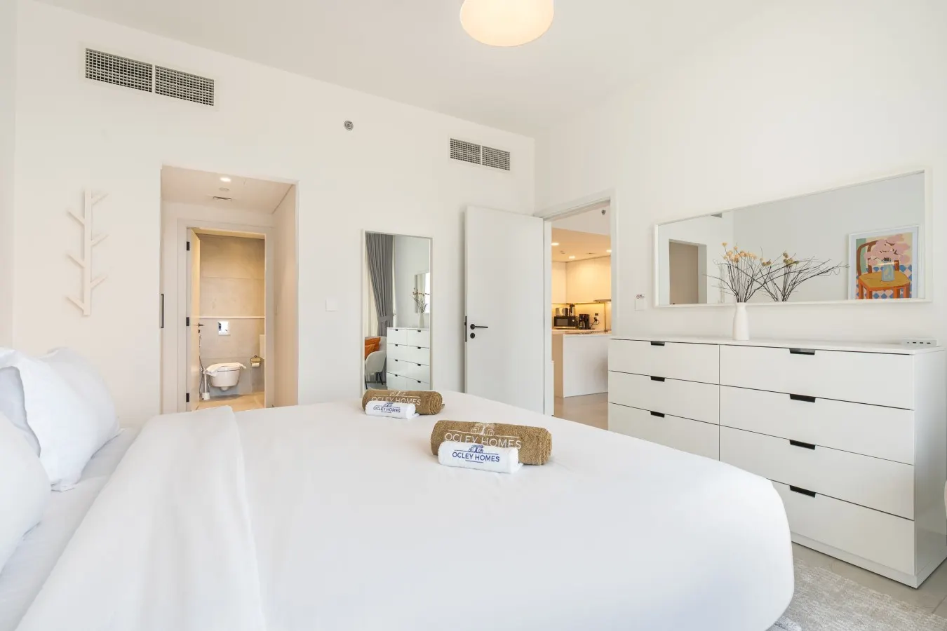 Spacious Chic Home with Great Facilities 16