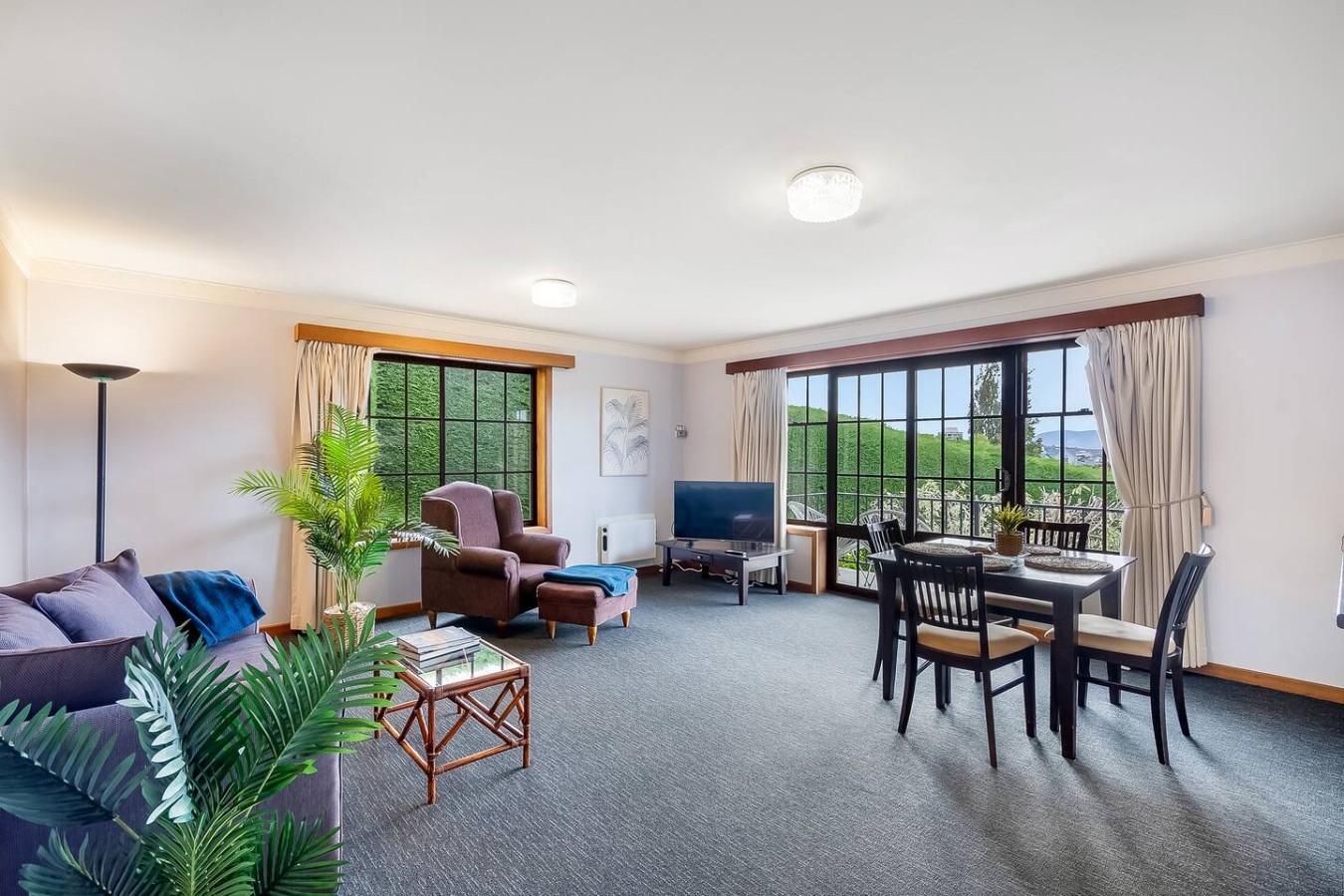 Sandy on the Hill: Cosy Apartment with Water Views