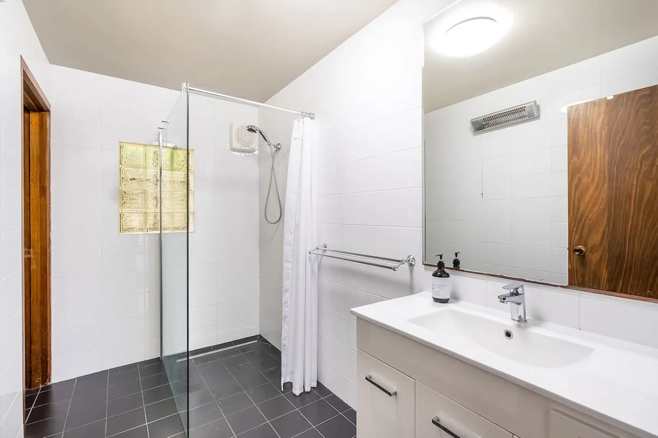 Sandy on the Hill: Cosy Apartment with Water Views 9