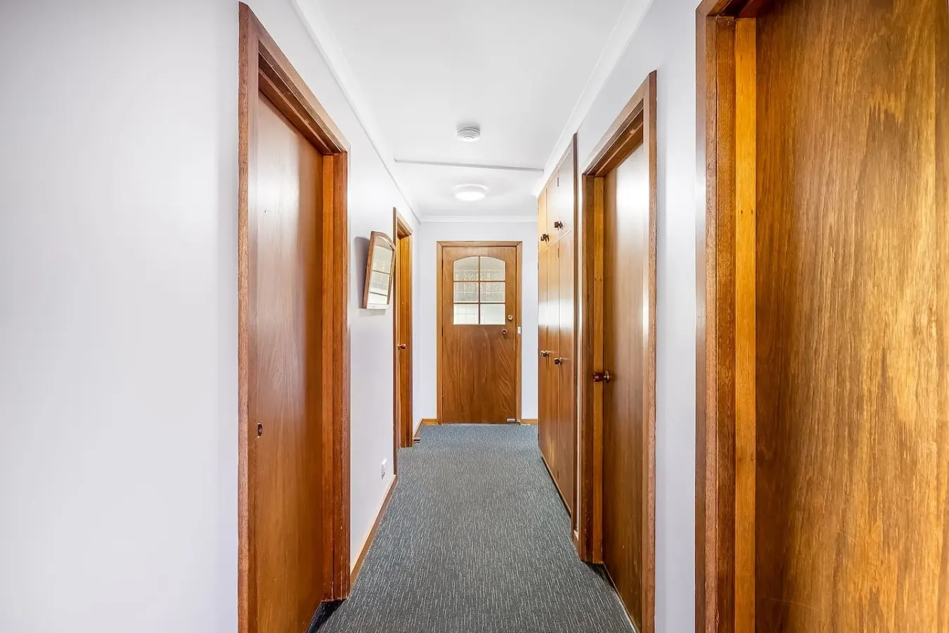 Sandy on the Hill: Cosy Apartment with Water Views 11