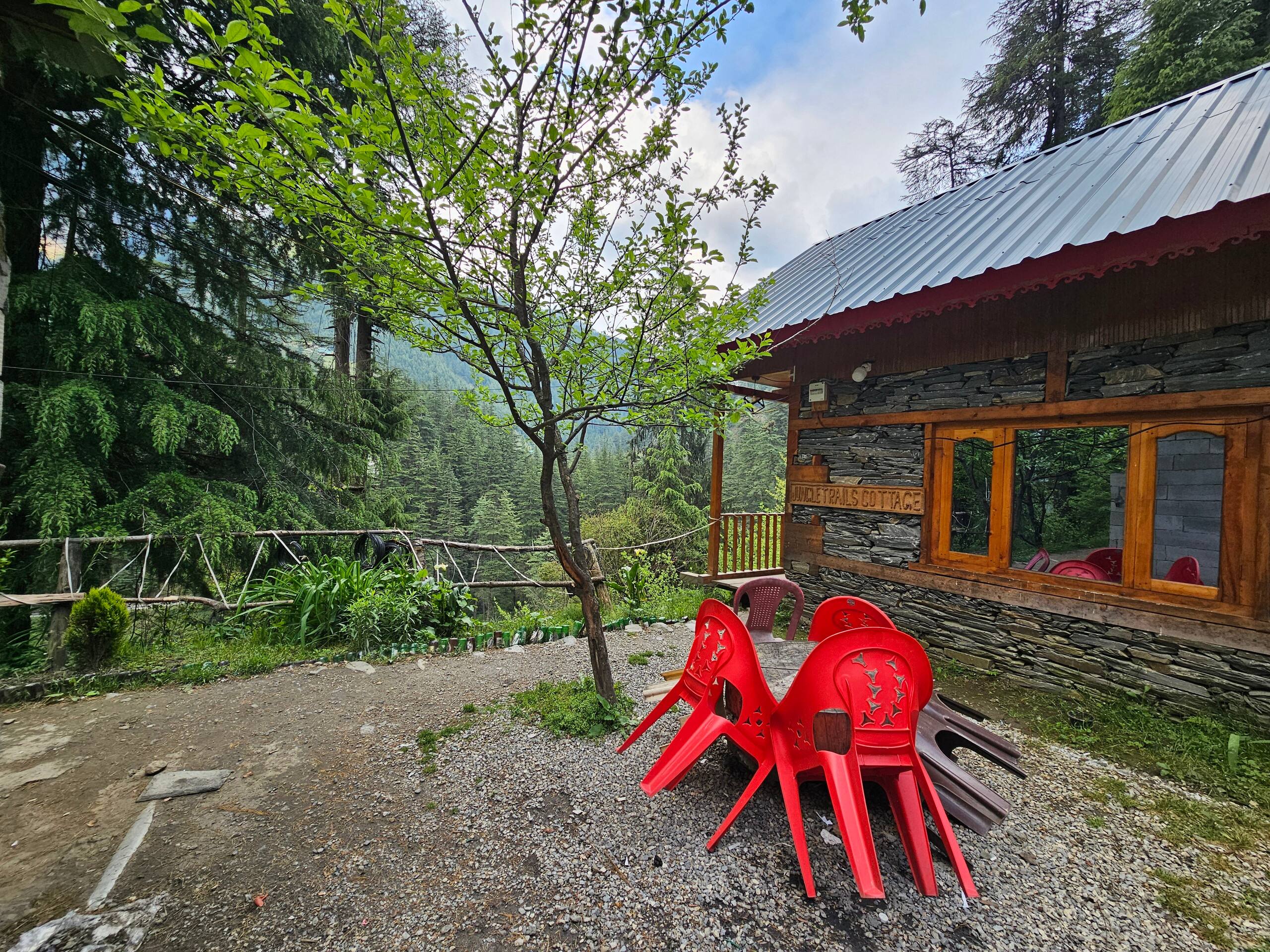 🏡JUNGLE TRAILS COTTAGE🌲SMART TV AND POWER BACKUP 21