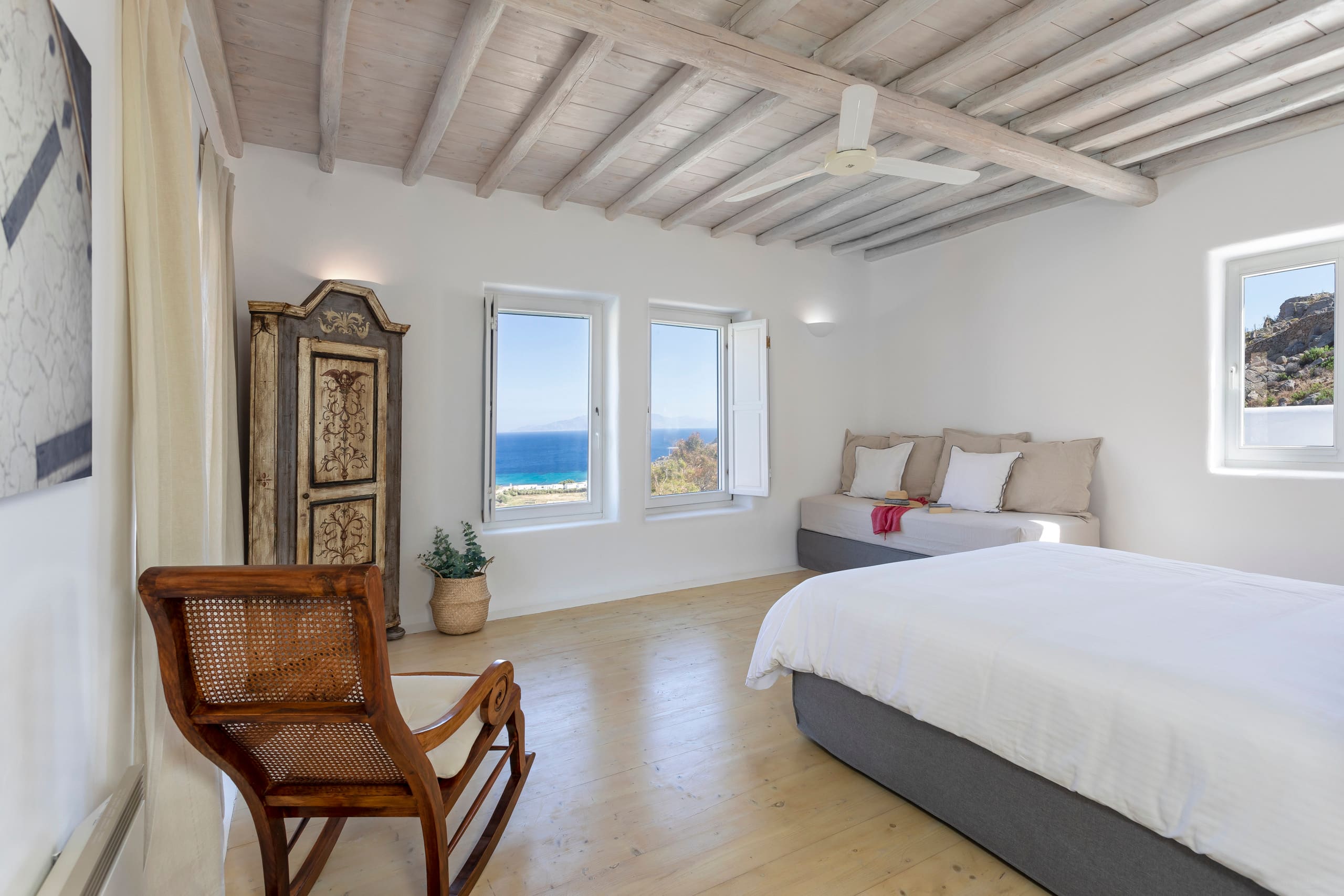 Mykonos.bliss Cyanea 18