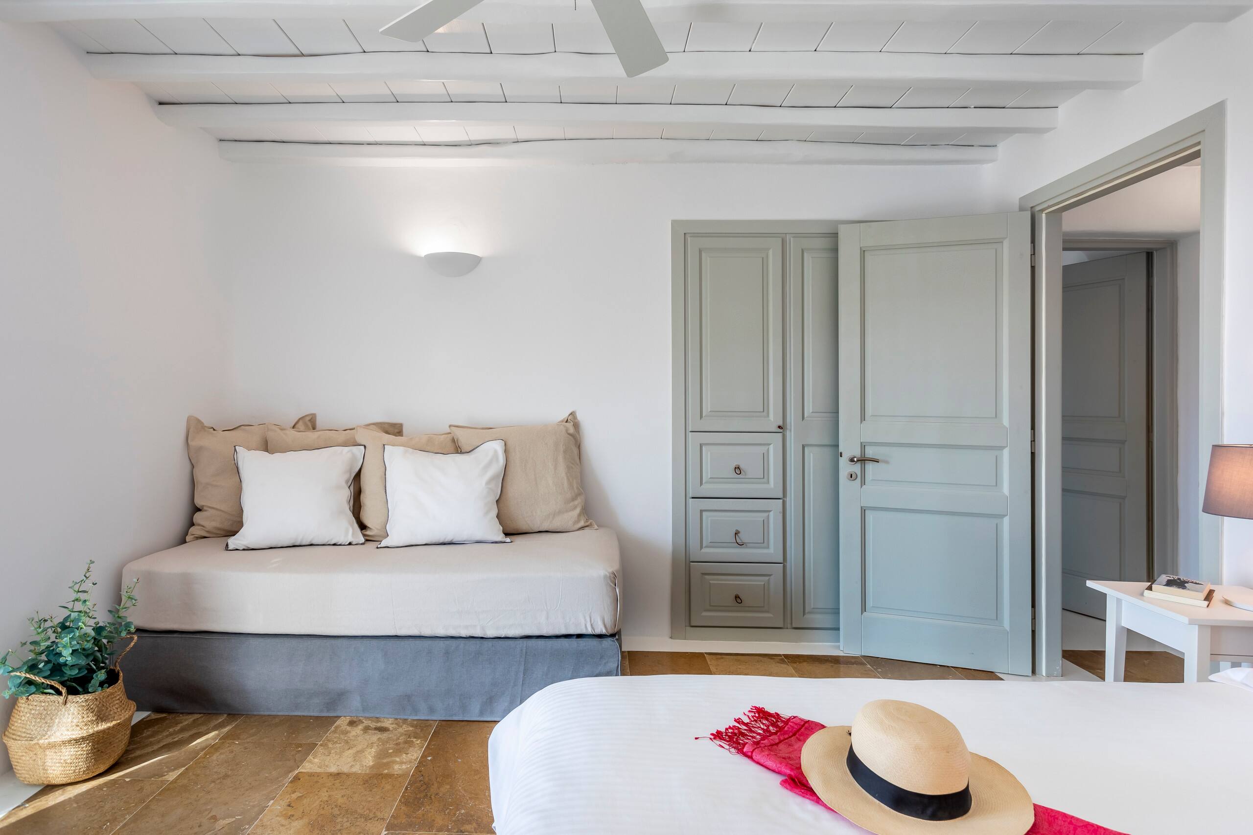 Mykonos.bliss Cyanea 28