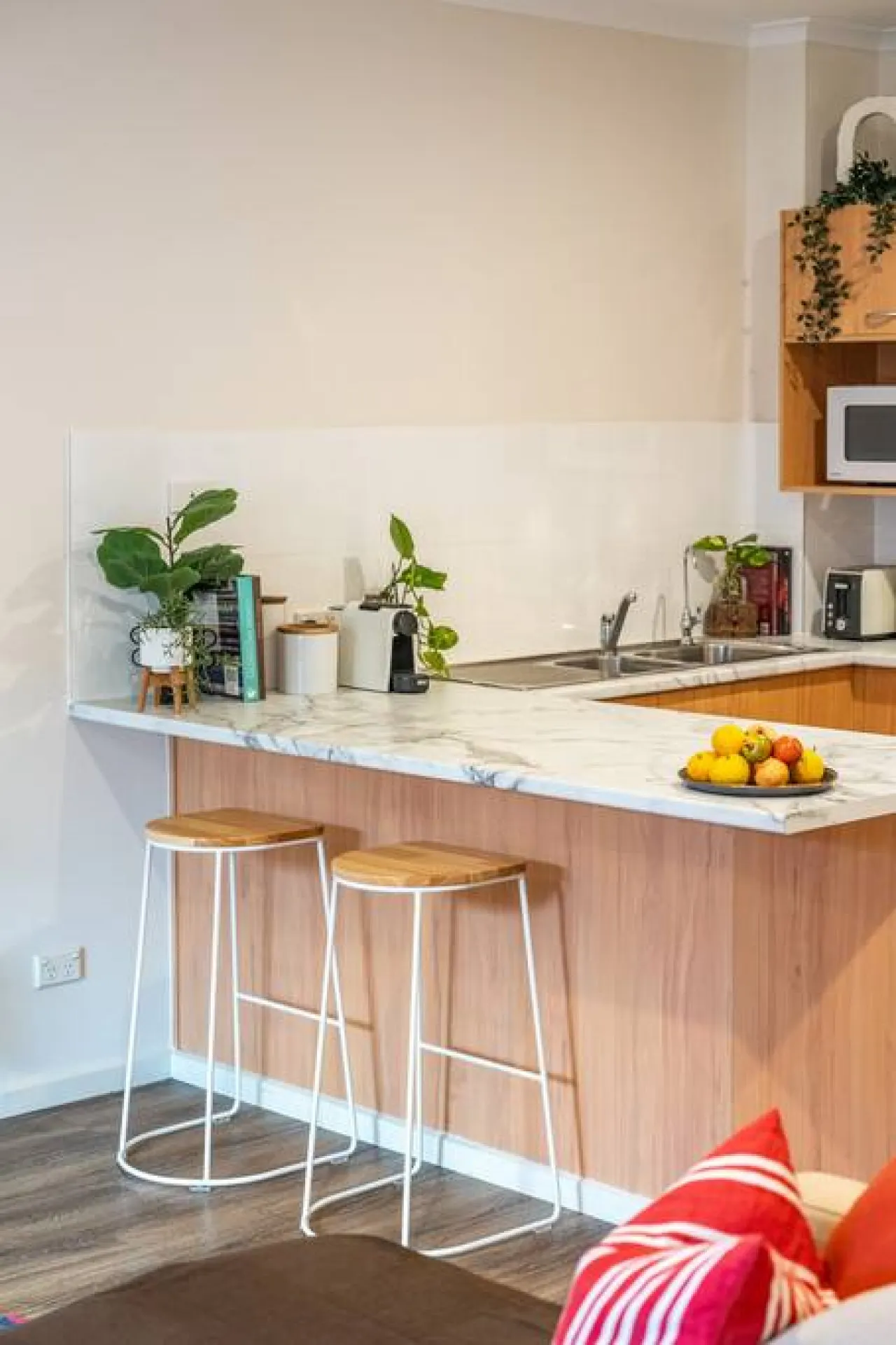 Melbourne St Explorer - A Central Urban Stay 10