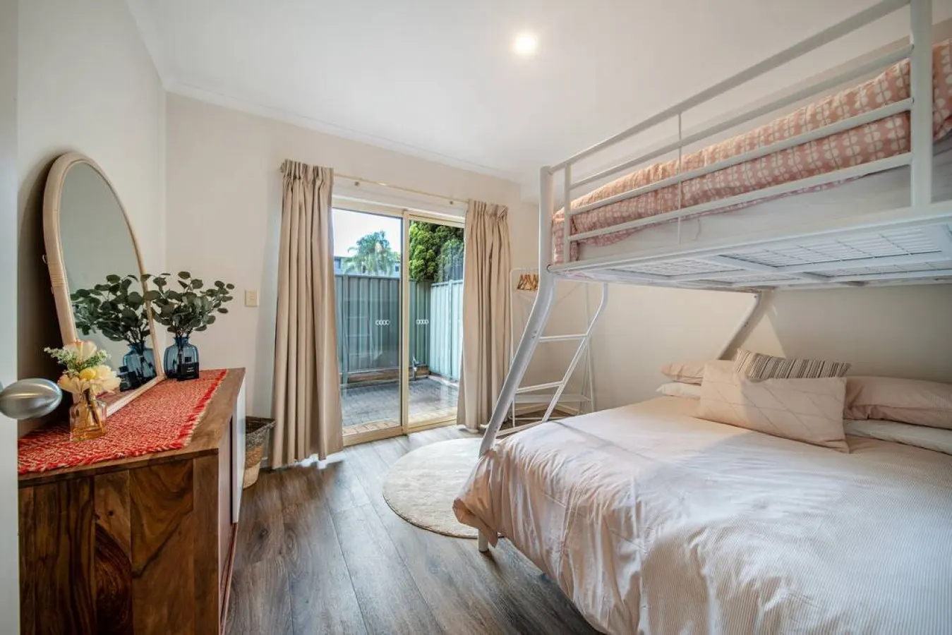 Melbourne St Explorer - A Central Urban Stay 16