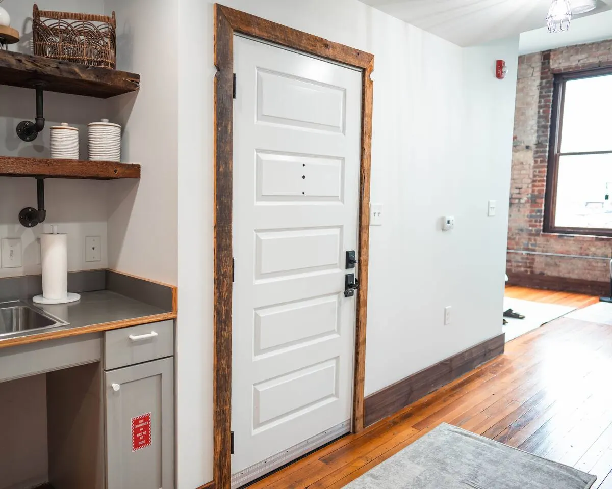 Large Studio Suite in the Middle of Downtown JC 11