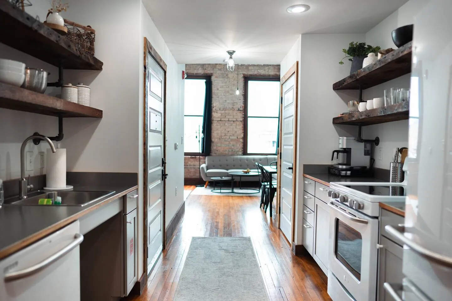 Large Studio Suite in the Middle of Downtown JC 12